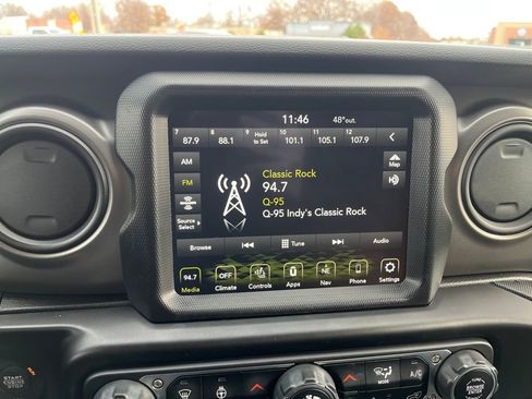 Used 2022 Jeep Wrangler Unlimited Sport image 19