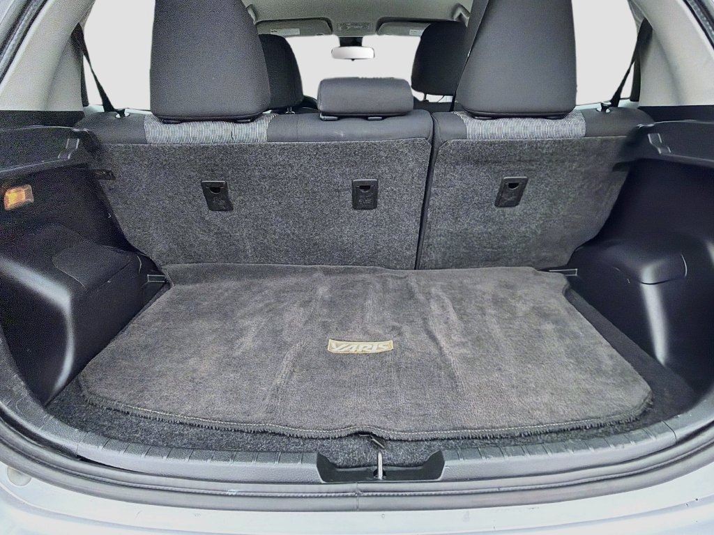 Used 2017 Toyota Yaris L FWD image 12