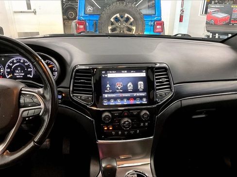 Used 2022 Jeep Grand Cherokee Limited AWD/4WD image 18