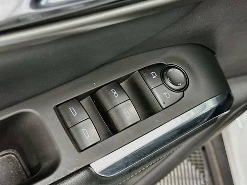 Used 2025 Chevrolet Traverse LT AWD/4WD image 15
