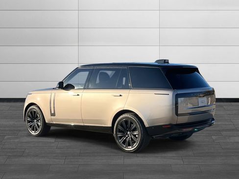 Used 2023 Land Rover Range Rover Long Wheelbase SE image 3