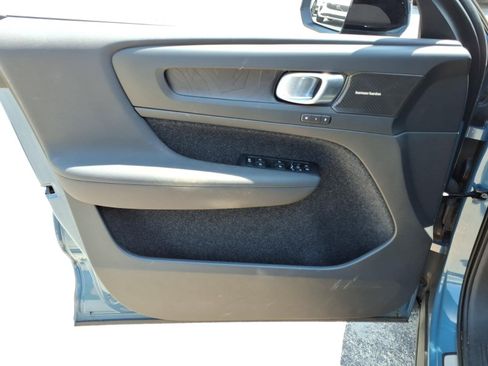 Certified 2023 Volvo C40 P8 Recharge Ultimate AWD/4WD image 8
