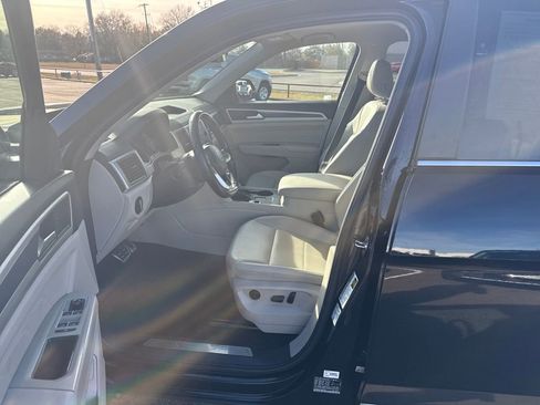 Used 2021 Volkswagen Atlas SE w/ Panoramic Sunroof Package image 45