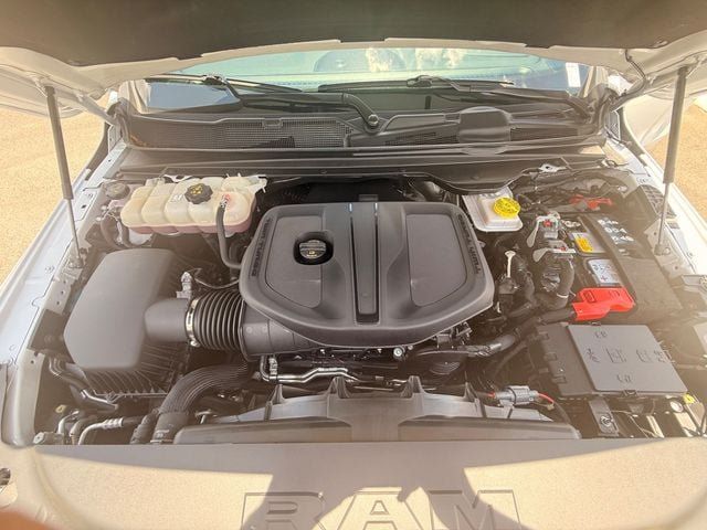 Used 2026 RAM 1500 Laramie AWD/4WD image 14