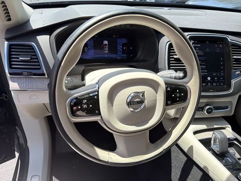 Certified 2025 Volvo XC90 B5 Plus w/ Protection Package Premier AWD/4WD image 18