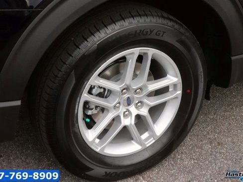 New 2026 Ford Explorer Active RWD image 7