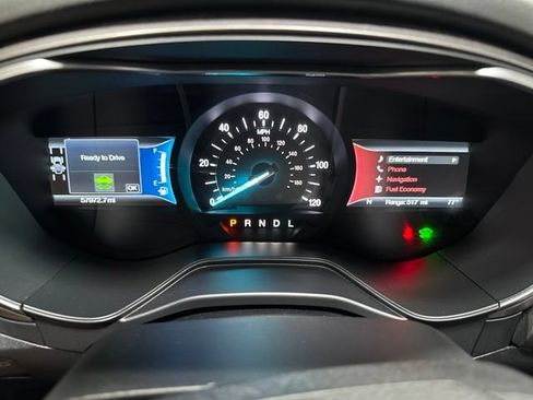 Used 2020 Ford Fusion SE FWD image 16