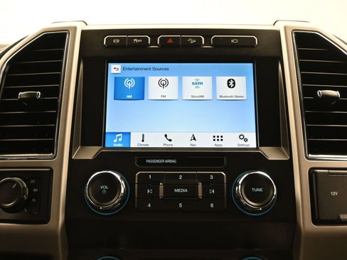 Used 2019 Ford F250 Lariat w/ Lariat Value Package image 32