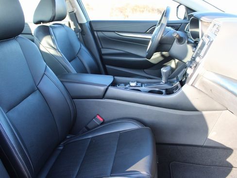 Used 2023 Nissan Maxima SL image 21