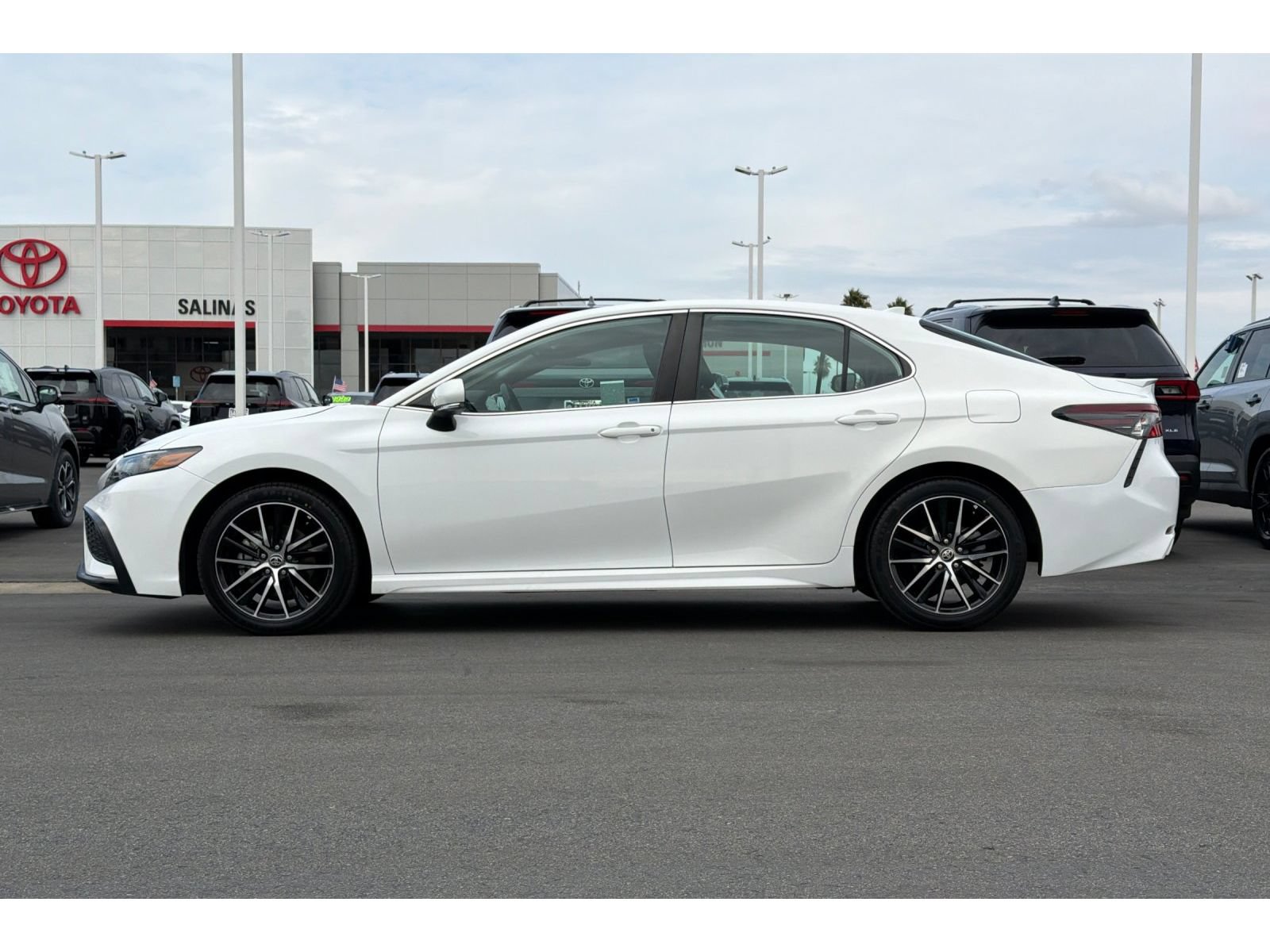Certified 2024 Toyota Camry SE FWD image 7
