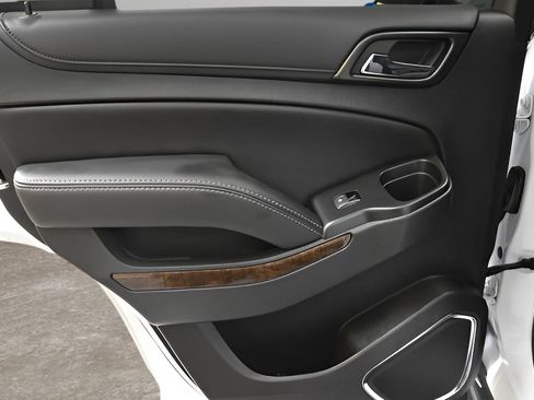 Used 2019 Chevrolet Tahoe LS RWD image 13
