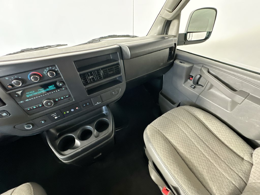 Used 2025 Chevrolet Express 3500 LT w/ LT Preferred Equipment Group RWD image 11