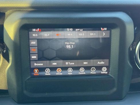 Used 2021 Jeep Wrangler Unlimited Sahara AWD/4WD image 21