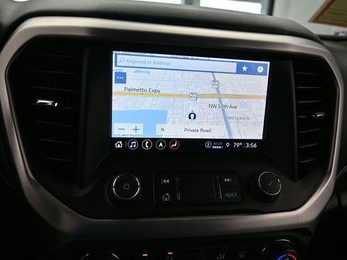 Used 2021 GMC Acadia SLT image 18