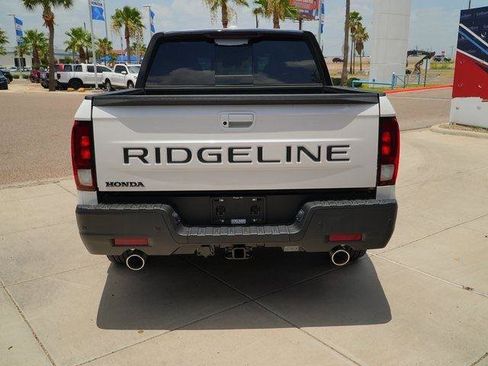Used 2025 Honda Ridgeline Black Edition image 6
