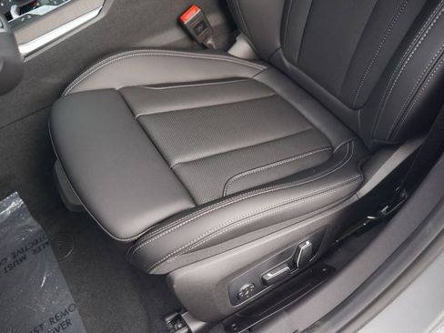 New 2026 BMW 330i Sedan w/ M Sport Package image 11