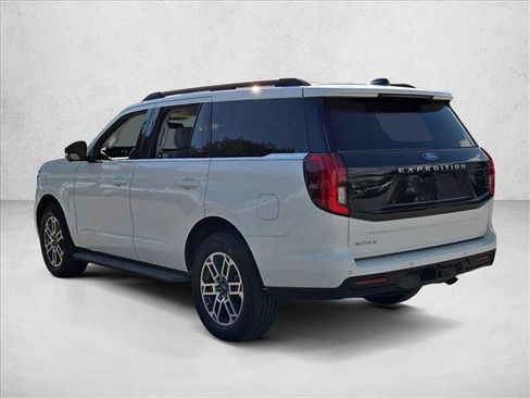 Used 2026 Ford Expedition Active RWD image 7