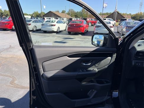 New 2025 Honda Pilot Touring image 27