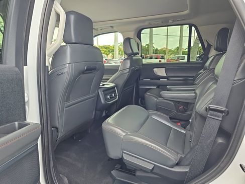 Certified 2025 Ford Expedition Active AWD/4WD image 5