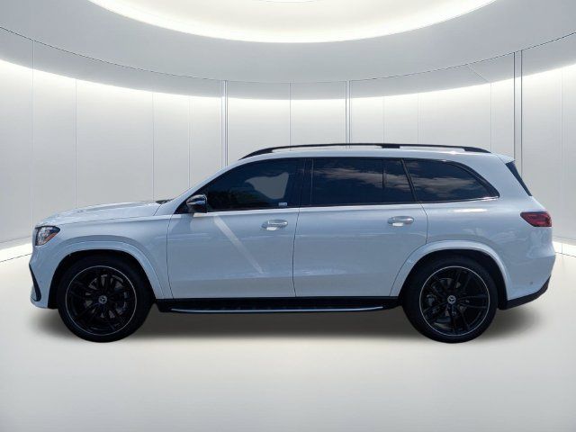 Used 2025 Mercedes-Benz GLS 580 4MATIC image 3