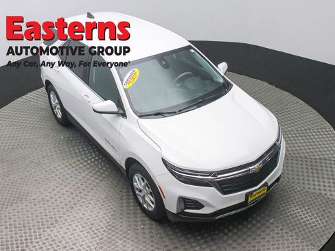 Used 2022 Chevrolet Equinox LT image 3