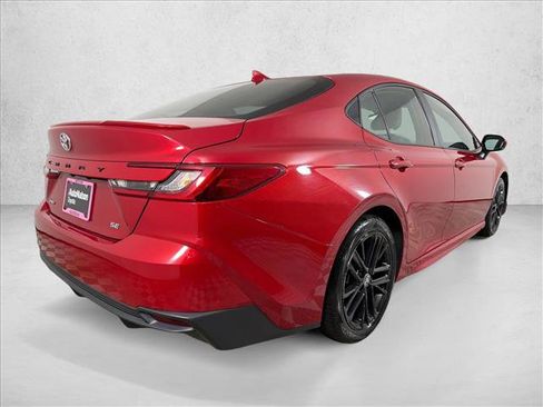 Used 2025 Toyota Camry SE FWD image 3