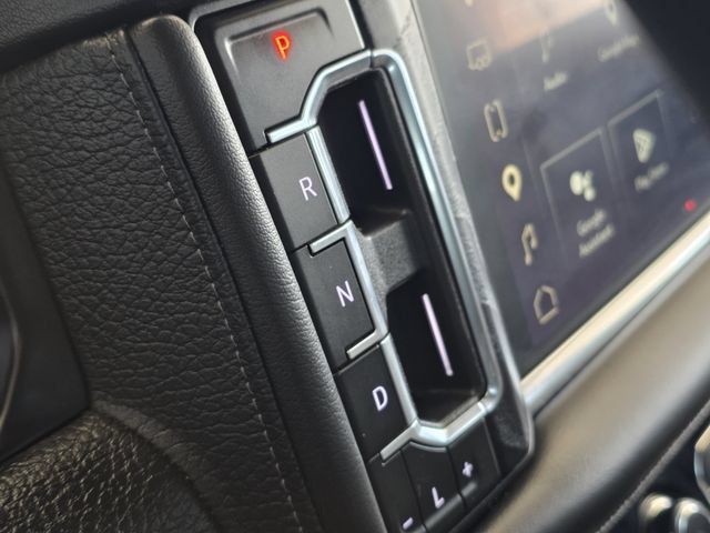 Used 2024 GMC Yukon Denali RWD image 18