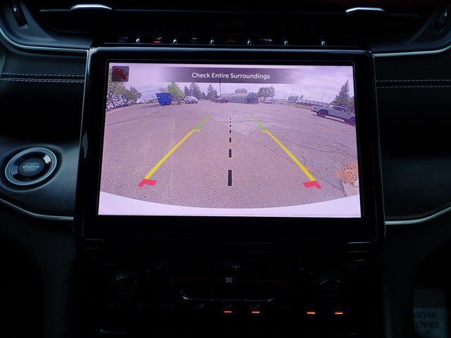 Used 2023 Jeep Grand Cherokee Limited AWD/4WD image 19