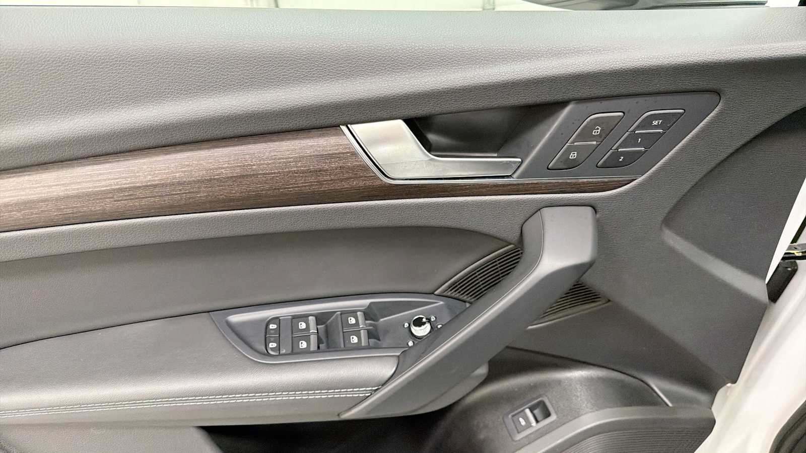 Used 2024 Audi Q5 2.0T Premium Plus AWD/4WD image 15