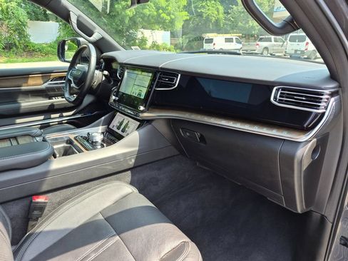 Used 2022 Jeep Grand Wagoneer Series I AWD/4WD image 33