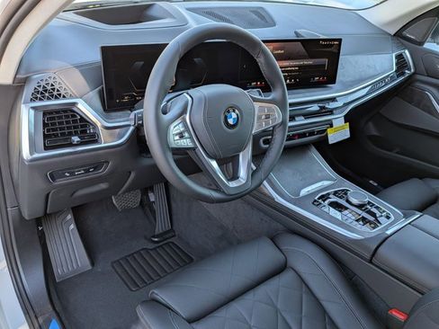 New 2026 BMW X7 xDrive40i image 3