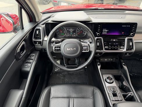 Used 2023 Kia Sorento EX image 4