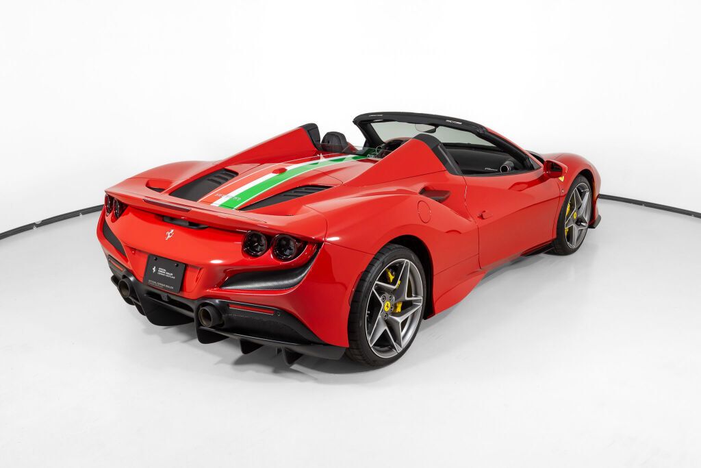 Used 2022 Ferrari F8 Tributo RWD image 9