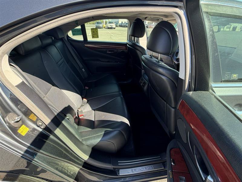Used 2007 Lexus LS 460 w/ Comfort Pkg RWD image 15