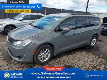 Used 2020 Chrysler Pacifica Limited w/ Quick Oder Package 2EV RED-S