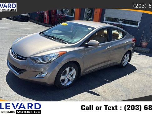 Used 2013 Hyundai Elantra GLS w/ Preferred Pkg FWD image 3