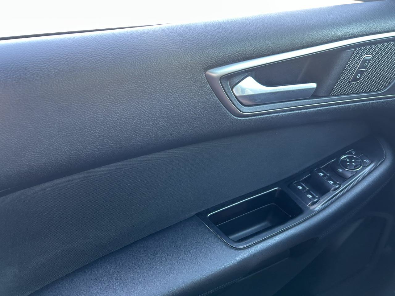 Used 2015 Ford Edge SEL FWD image 27