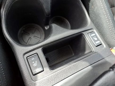 Used 2018 Nissan Rogue SV AWD/4WD image 19