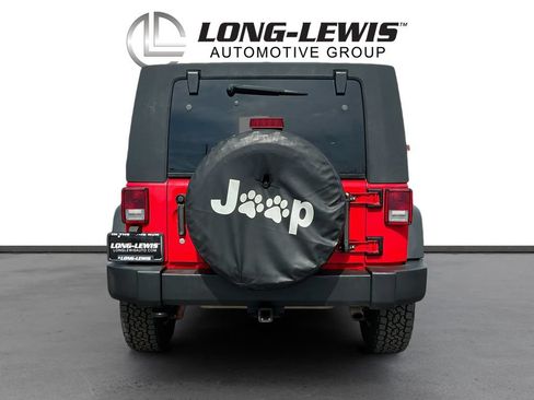 Used 2016 Jeep Wrangler Unlimited Rubicon AWD/4WD image 5
