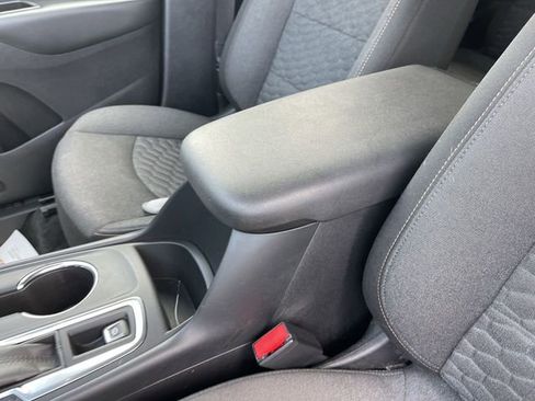 Used 2018 Chevrolet Equinox LT FWD image 20