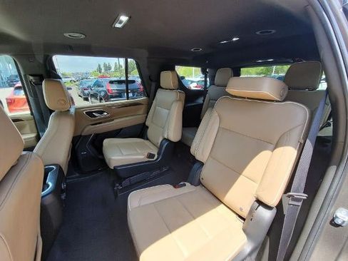 Used 2021 Chevrolet Tahoe Premier AWD/4WD image 24