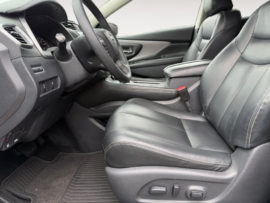 Used 2023 Nissan Murano SV w/ SV Midnight Edition Package FWD image 6