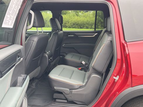 Used 2025 GMC Acadia AT4 AWD/4WD image 34