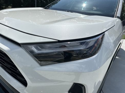 Used 2022 Toyota RAV4 SE w/ Convenience Package AWD/4WD image 6