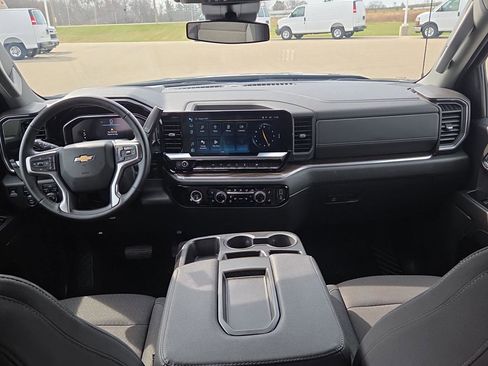 Used 2024 Chevrolet Silverado 1500 LT image 14