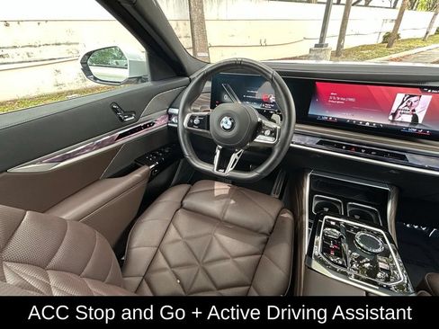 Used 2025 BMW 740i xDrive AWD/4WD image 9