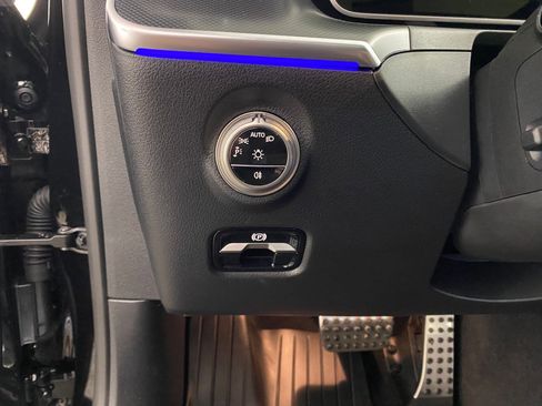 New 2025 Mercedes-Benz C 300 4MATIC Sedan image 18