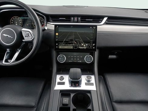 Used 2024 Jaguar F-PACE R-Dynamic S image 22