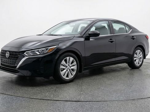 Used 2025 Nissan Sentra S FWD image 3