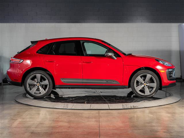 Used 2025 Porsche Macan Turbo AWD/4WD image 8